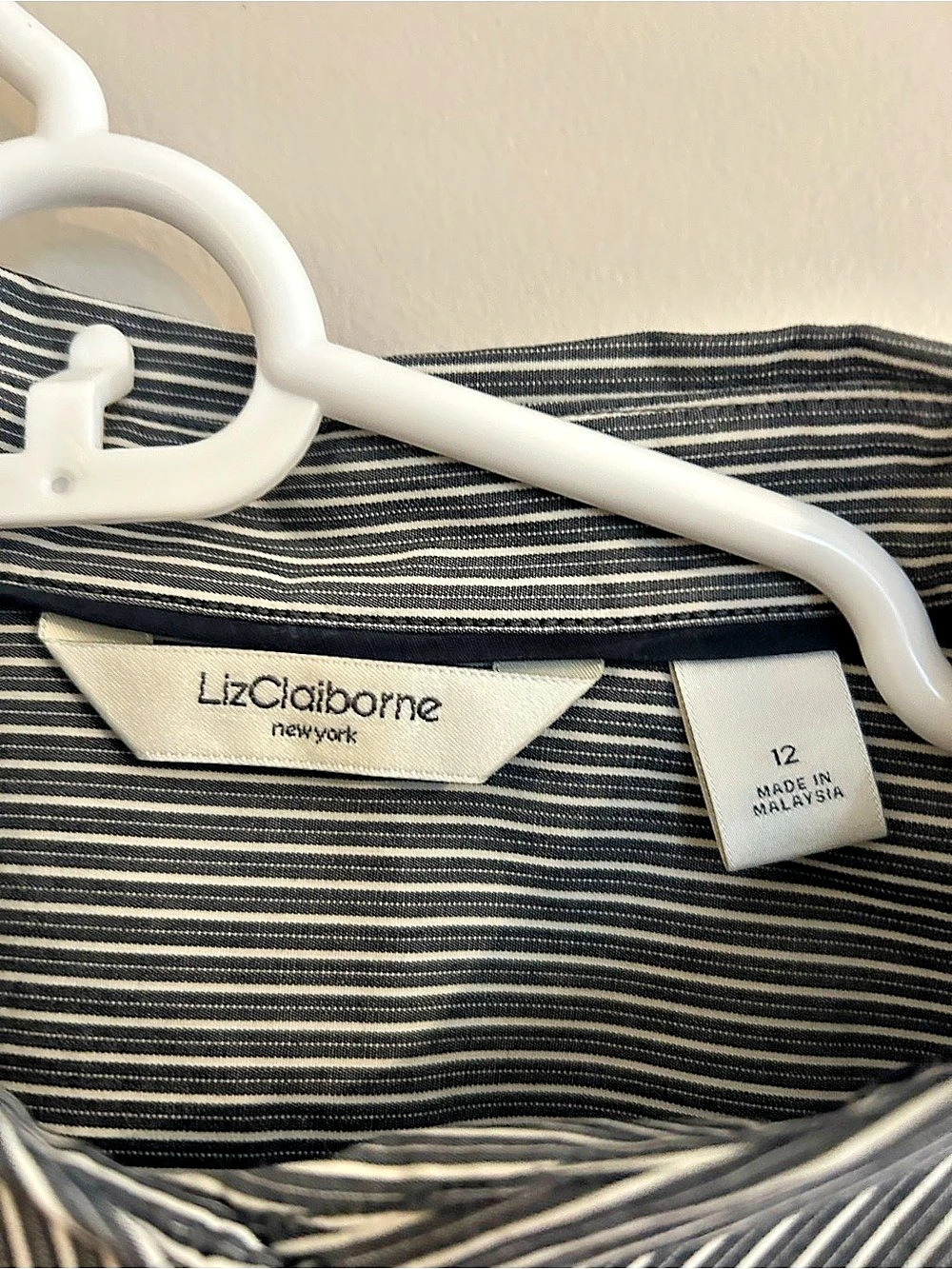 Liz Claiborne Striped Button Down Shirt in Black & White Size 12 - Picture 3 of 5